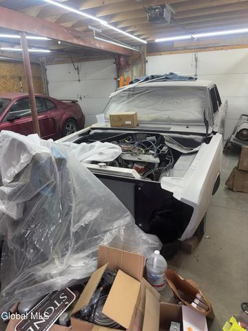 4 Raceville Road, Hampton, NY 12837