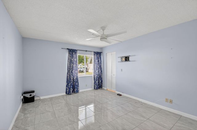 310 Pine Ridge Circle B-1, Greenacres, FL 33463
