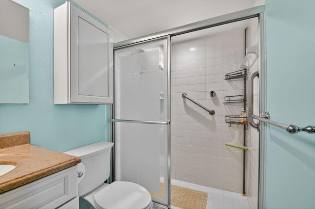 310 Pine Ridge Circle B-1, Greenacres, FL 33463