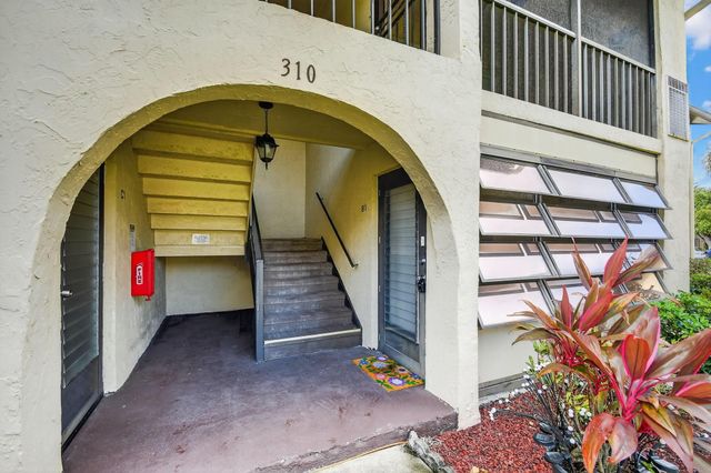 310 Pine Ridge Circle B-1, Greenacres, FL 33463