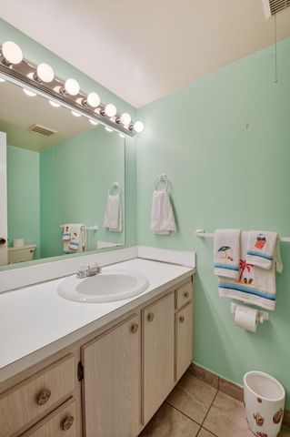 310 Pine Ridge Circle B-1, Greenacres, FL 33463