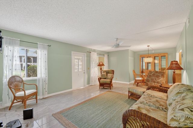 310 Pine Ridge Circle B-1, Greenacres, FL 33463