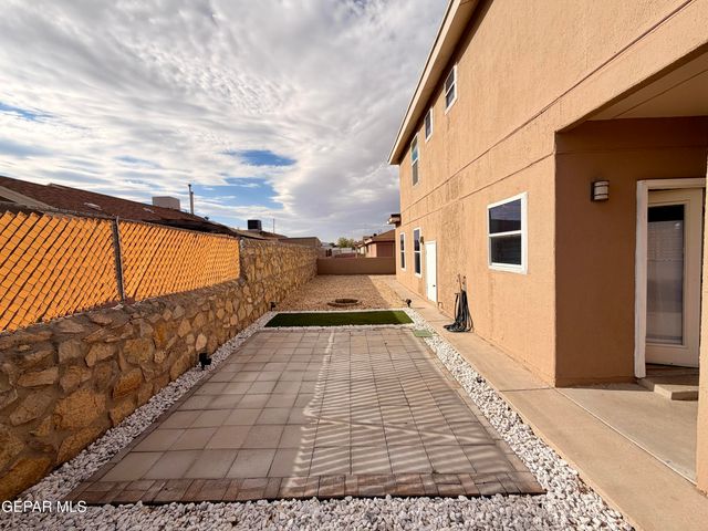 3629 CAVE PALM Place, El Paso, TX 79936