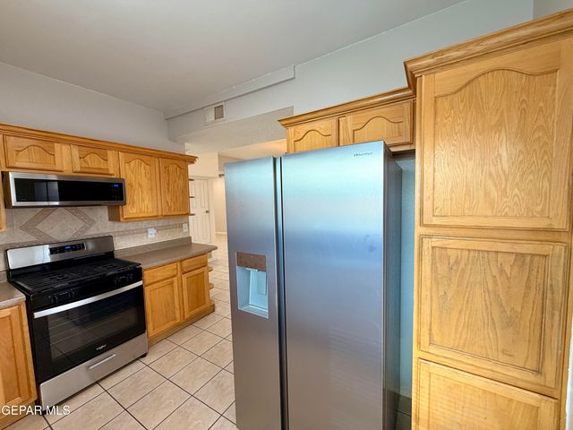 3629 CAVE PALM Place, El Paso, TX 79936
