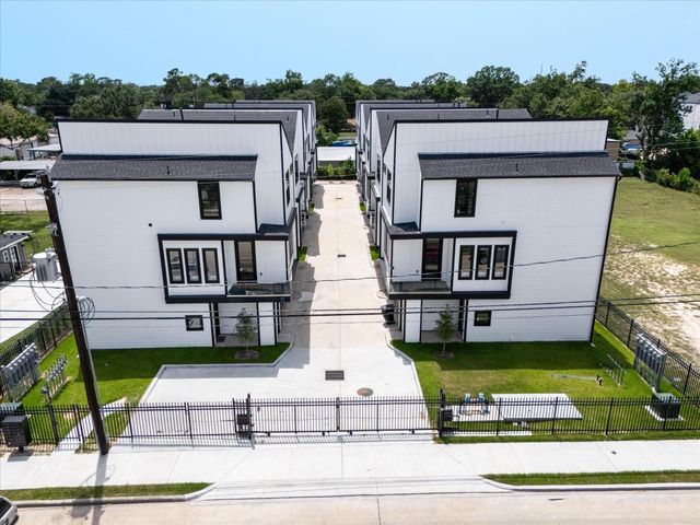 2235 Blalock Road, Houston, TX 77080