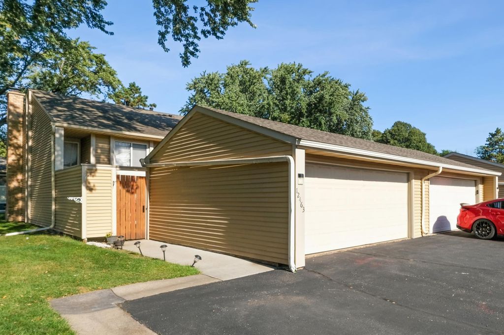 12463 Drake Street NW, Coon Rapids, MN 55448