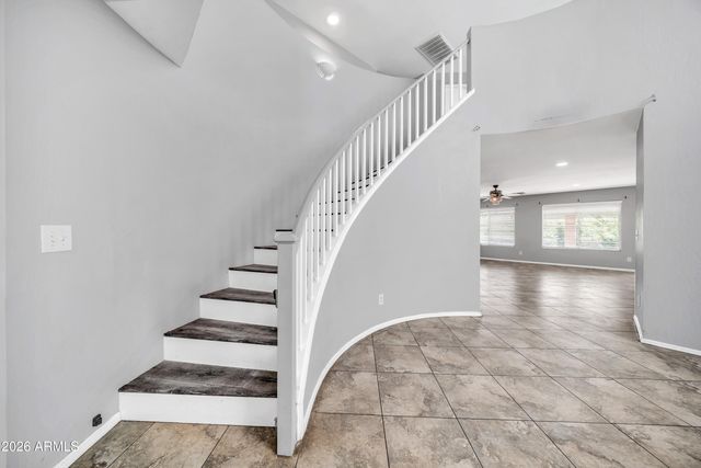 2913 W FREMONT Road, Phoenix, AZ 85041