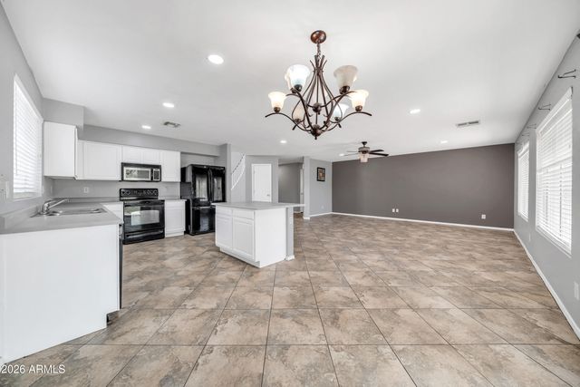 2913 W FREMONT Road, Phoenix, AZ 85041