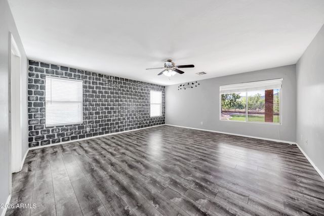 2913 W FREMONT Road, Phoenix, AZ 85041