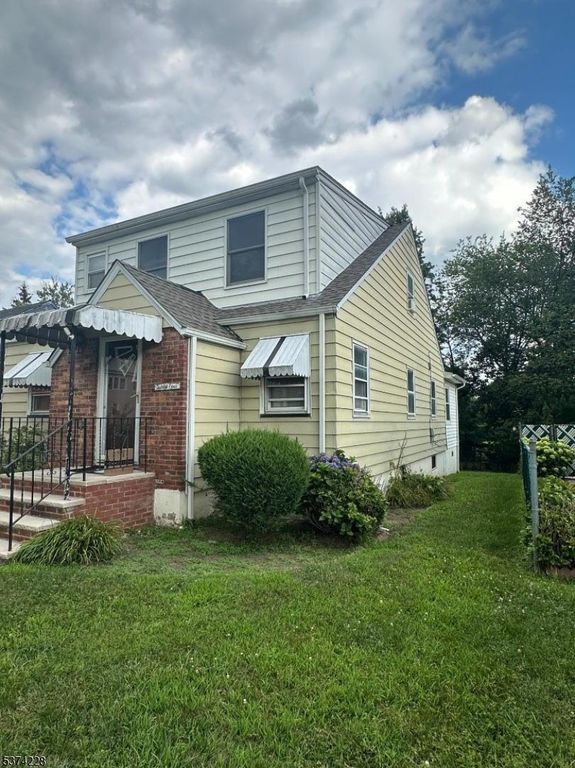 31 Cross St, Englewood City, NJ 07631