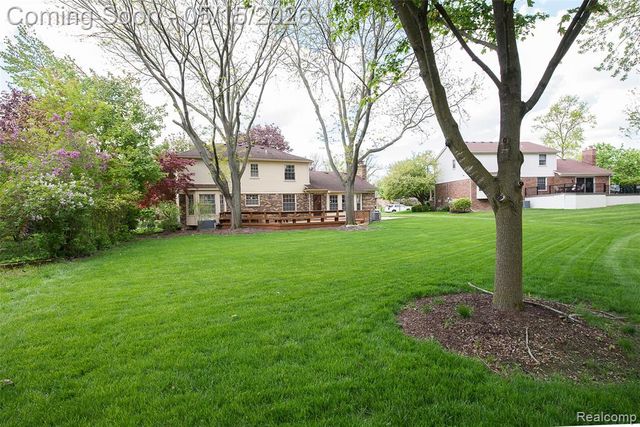 9600 Winterset Circle, Plymouth, MI 48170
