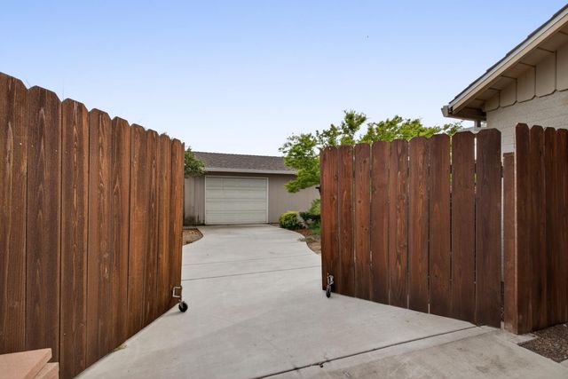 5444 E Main St, Stockton, CA 95215