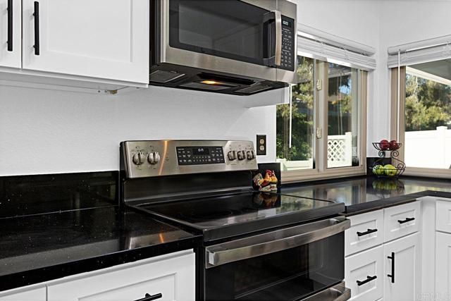 235 Crestview Glen, Escondido, CA 92026