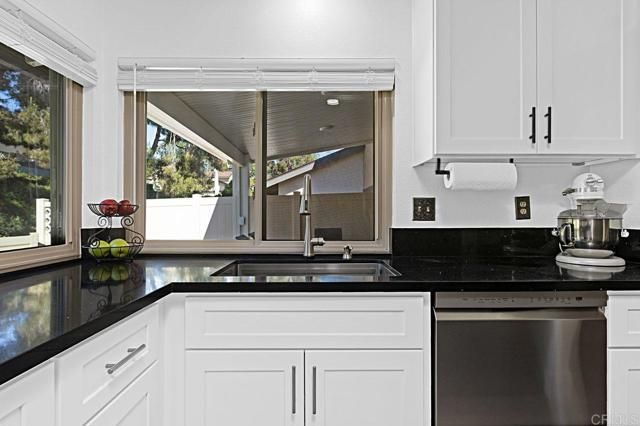 235 Crestview Glen, Escondido, CA 92026