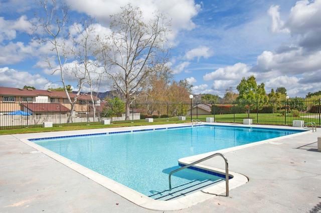 235 Crestview Glen, Escondido, CA 92026