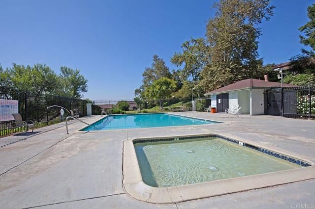 235 Crestview Glen, Escondido, CA 92026