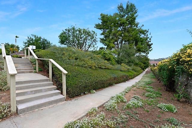 235 Crestview Glen, Escondido, CA 92026