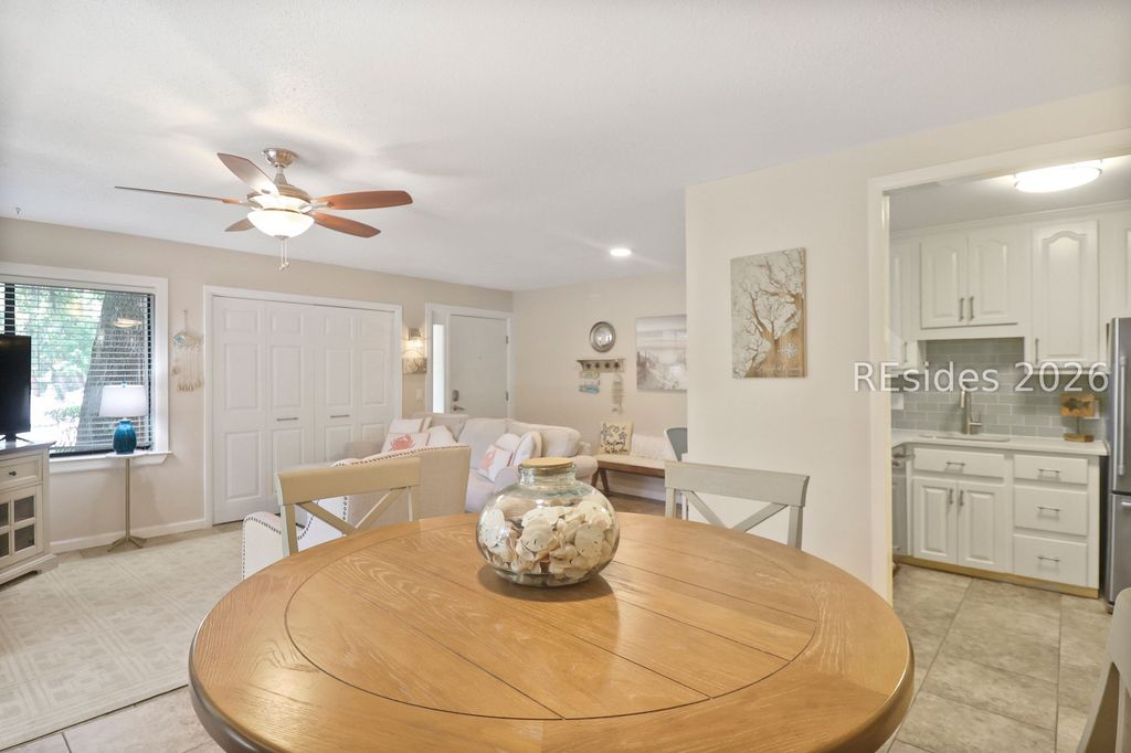 Image 10 of property listing at 125 Cordillo Pkwy Apt 23, Hilton Head Island, SC 29928