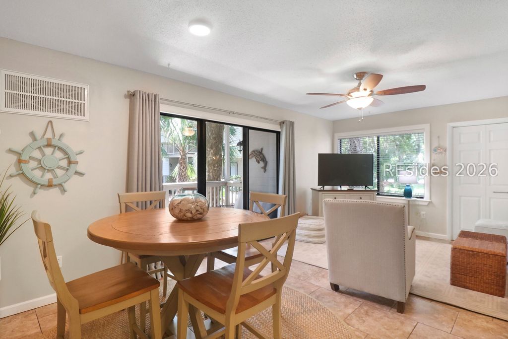 Image 11 of property listing at 125 Cordillo Pkwy Apt 23, Hilton Head Island, SC 29928