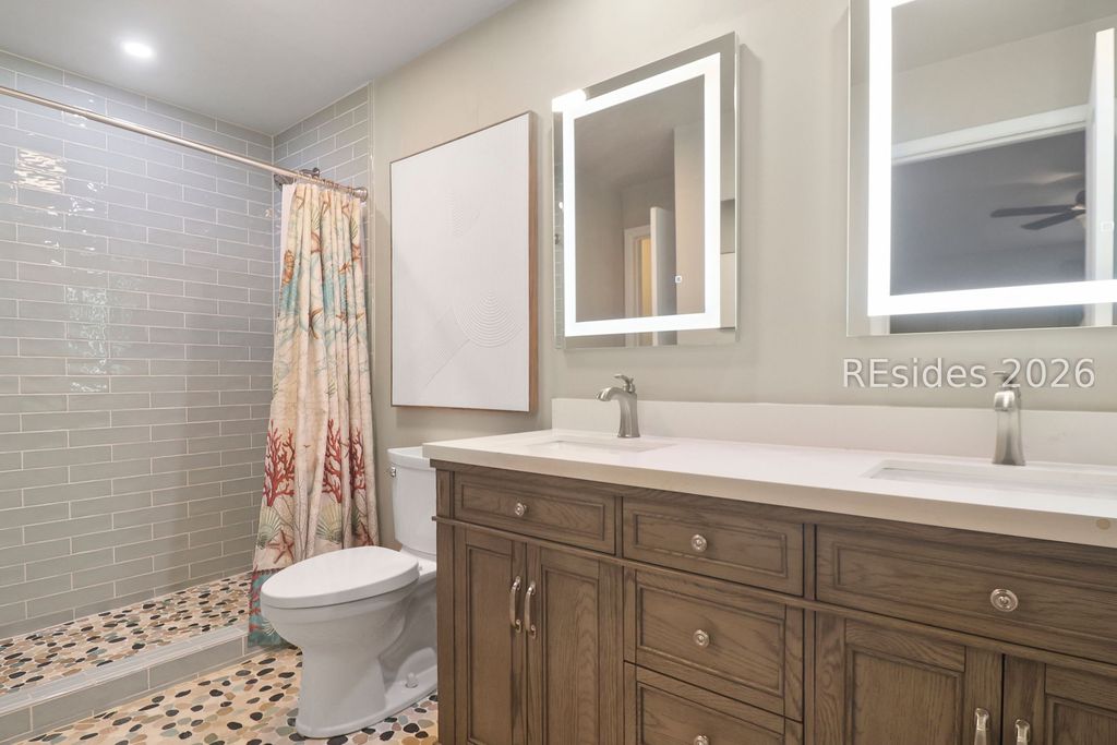 Image 22 of property listing at 125 Cordillo Pkwy Apt 23, Hilton Head Island, SC 29928