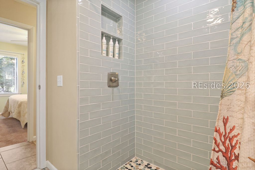Image 23 of property listing at 125 Cordillo Pkwy Apt 23, Hilton Head Island, SC 29928