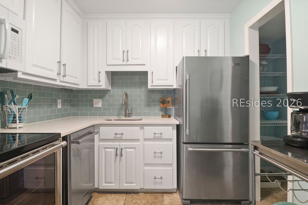 Image 5 of property listing at 125 Cordillo Pkwy Apt 23, Hilton Head Island, SC 29928