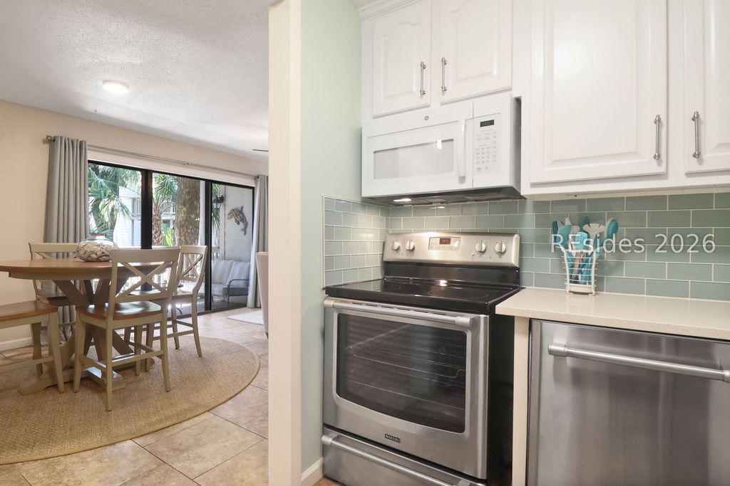 Image 8 of property listing at 125 Cordillo Pkwy Apt 23, Hilton Head Island, SC 29928