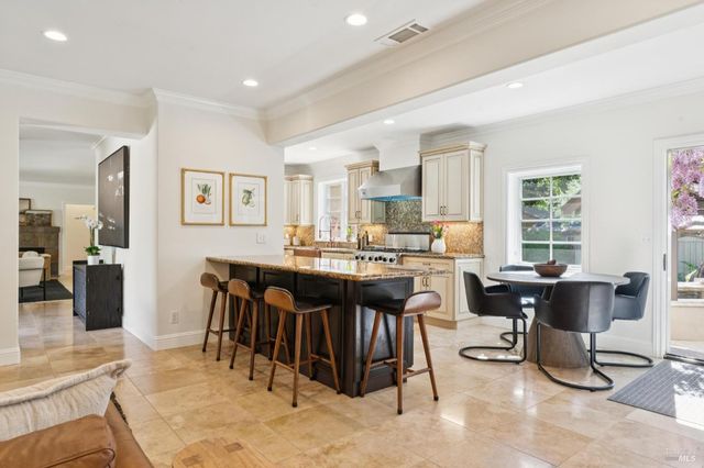 1021 Rose Dr, Napa, CA 94558