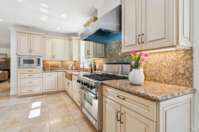 1021 Rose Dr, Napa, CA 94558