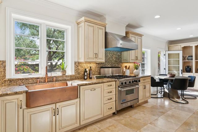 1021 Rose Dr, Napa, CA 94558