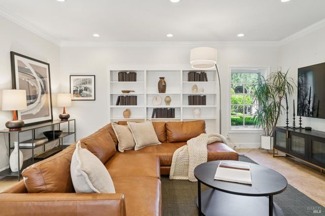 1021 Rose Dr, Napa, CA 94558