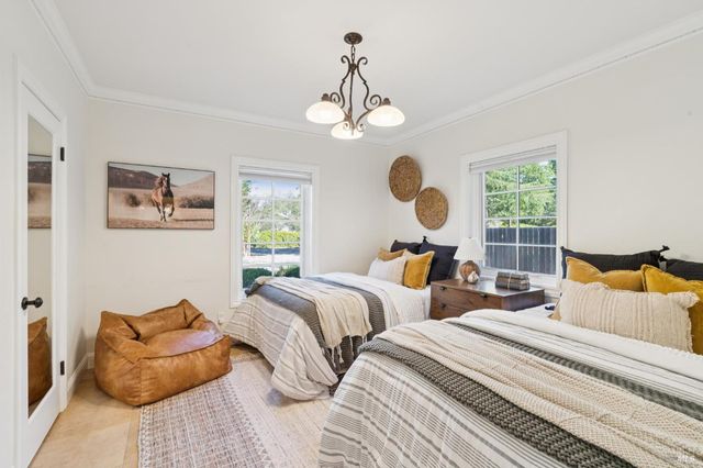 1021 Rose Dr, Napa, CA 94558