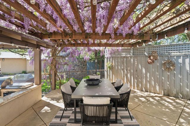 1021 Rose Dr, Napa, CA 94558