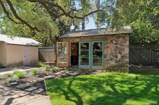 1021 Rose Dr, Napa, CA 94558