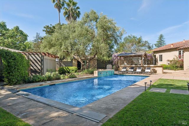 1021 Rose Dr, Napa, CA 94558