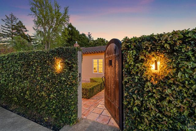 1021 Rose Dr, Napa, CA 94558