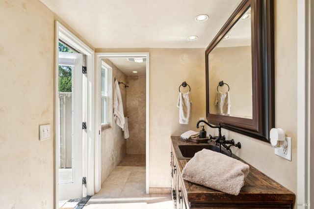 1021 Rose Dr, Napa, CA 94558