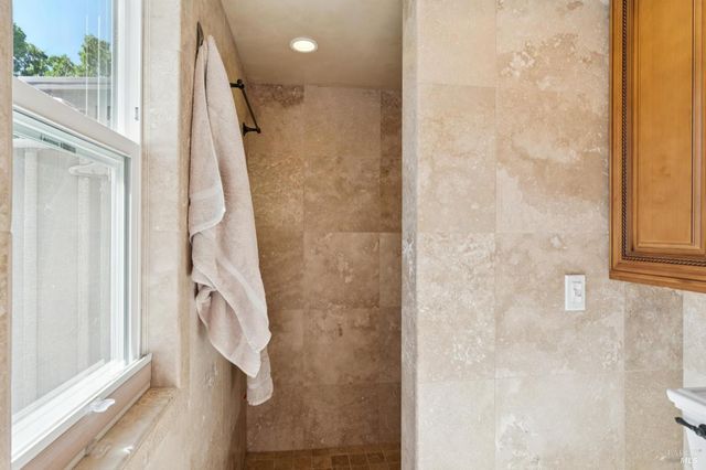 1021 Rose Dr, Napa, CA 94558