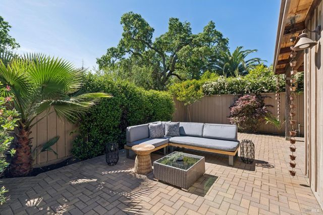 1021 Rose Dr, Napa, CA 94558