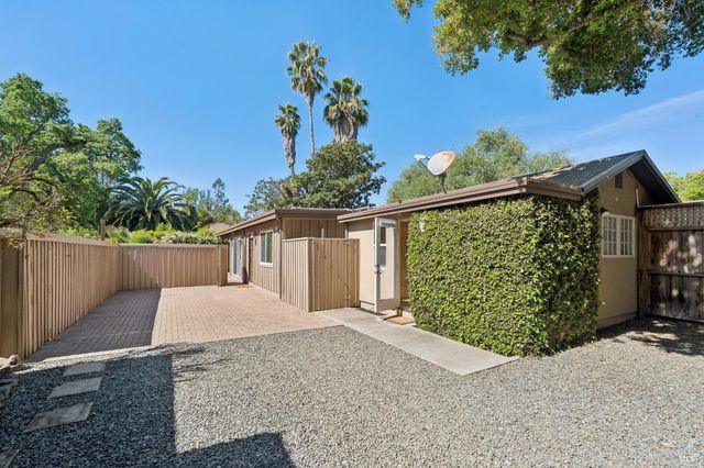 1021 Rose Dr, Napa, CA 94558