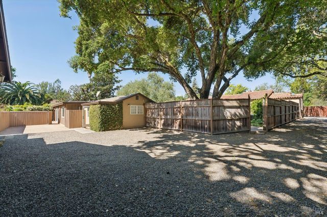 1021 Rose Dr, Napa, CA 94558