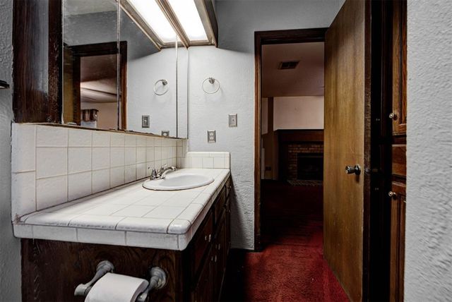 408 Willow Branch Road, Norman, OK 73072