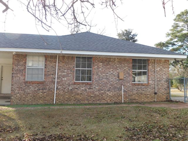 604 NW 7th Street, Springhill, LA 71075