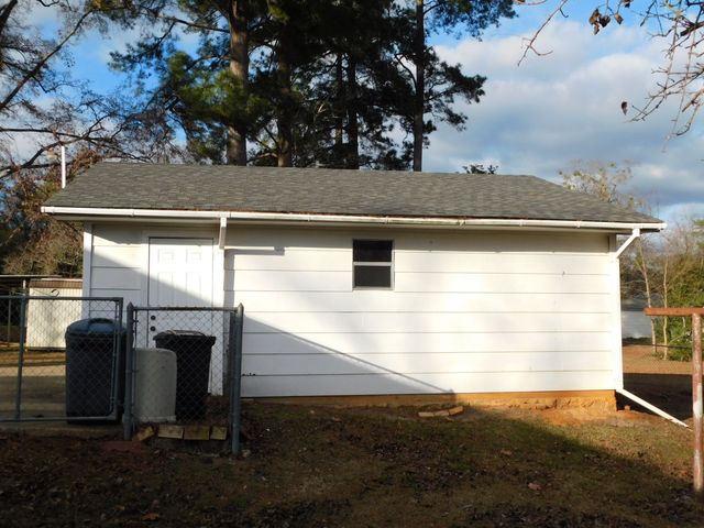 604 NW 7th Street, Springhill, LA 71075