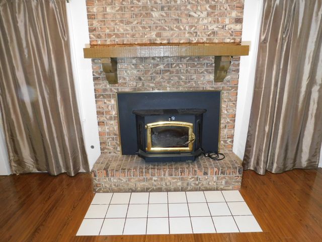 604 NW 7th Street, Springhill, LA 71075