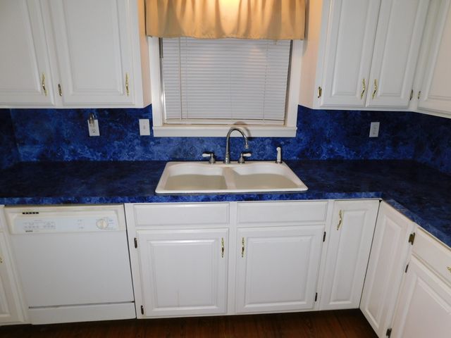 604 NW 7th Street, Springhill, LA 71075