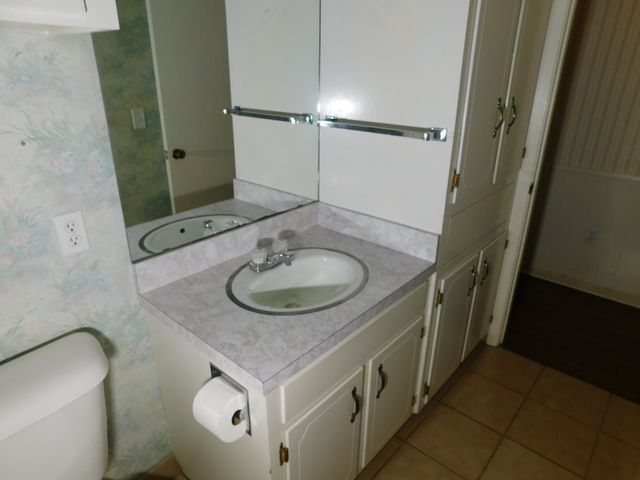 604 NW 7th Street, Springhill, LA 71075