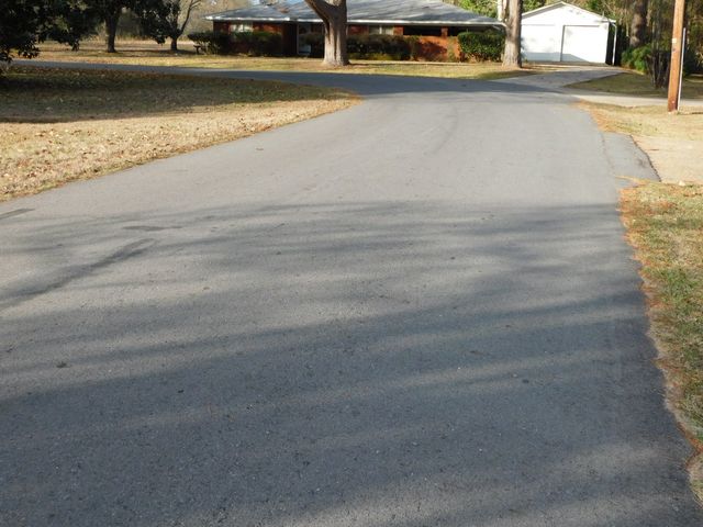 604 NW 7th Street, Springhill, LA 71075