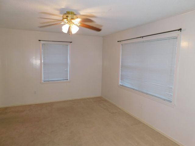 604 NW 7th Street, Springhill, LA 71075