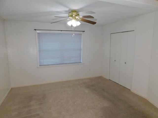 604 NW 7th Street, Springhill, LA 71075